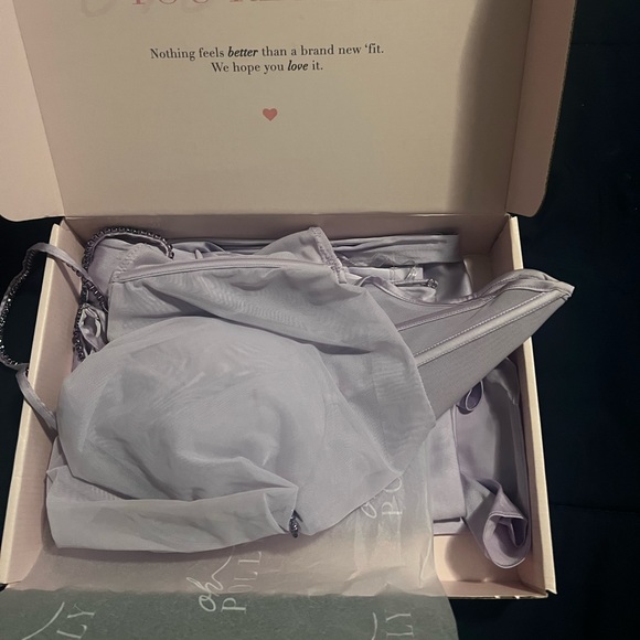 A semi-sheer corset bodice with angled hem that narrows your waist. And skirt - Picture 5 of 5